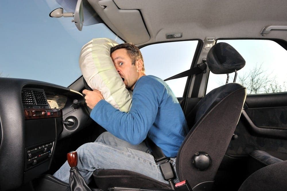 Indikator Airbag Menyala Tiba-tiba? Ini Kemungkinan Penyebabnya!