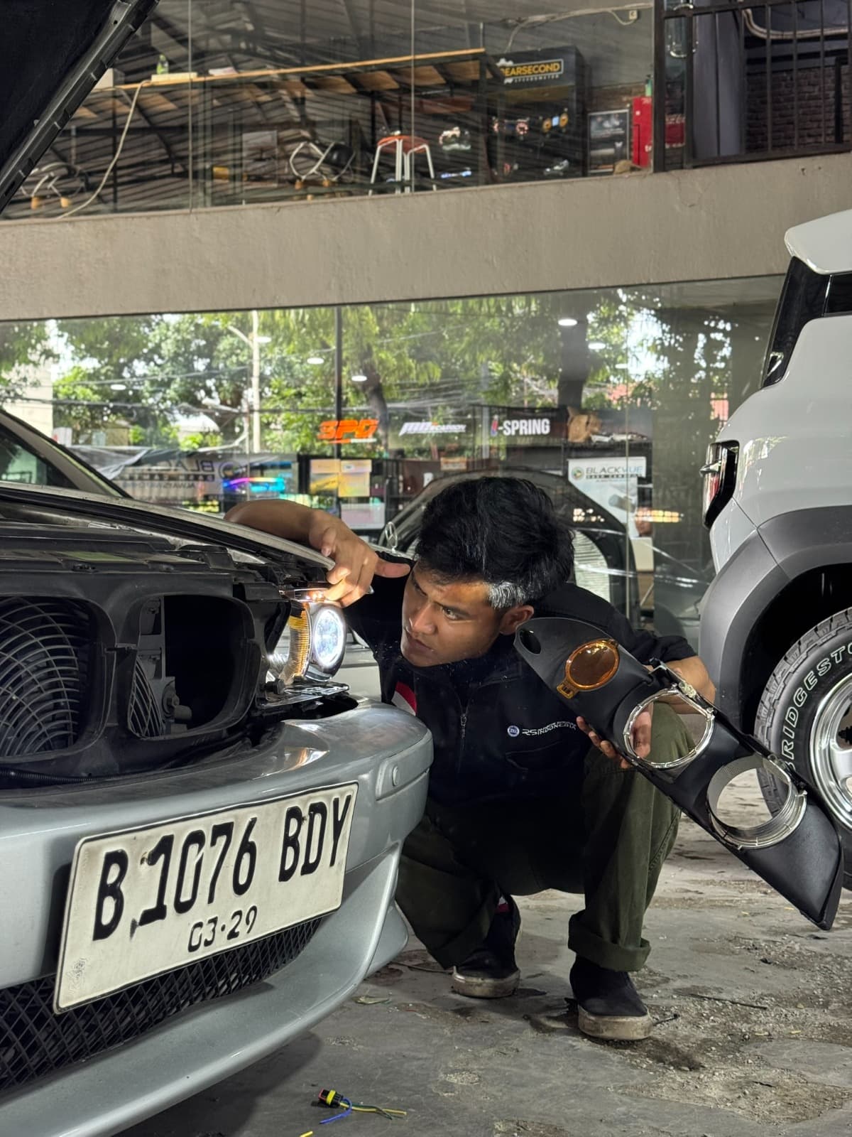 Bengkel Lampu Terbaik Pastinya di Yoong Motor Jakarta Selatan